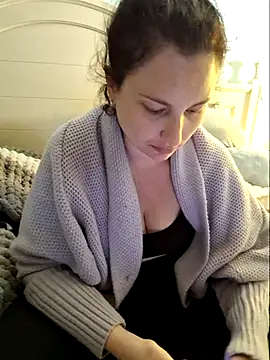 MilfyMrsRobinson online show from March 4, 12:50 am