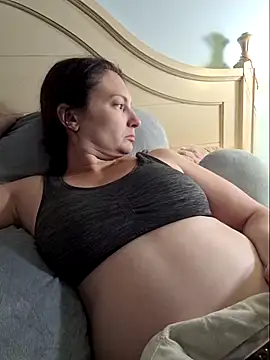 MilfyMrsRobinson online show from March 19, 12:15 am