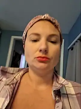 MilfyMrsRobinson online show from October 15, 3:12 pm