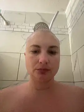 MilfyMrsRobinson online show from April 28, 1:38 pm