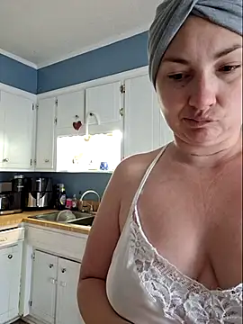 MilfyMrsRobinson online show from May 25, 1:06 pm