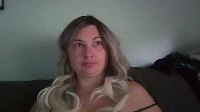 MilfyMrsRobinson online show from June 17, 1:01 pm