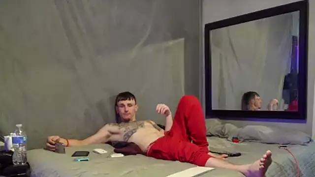 Snapshot of RyleyRydes chatting on December 22, 1:00 pm RyleyRydes online show from December 22, 1:00 pm