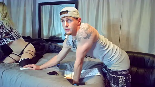 Snapshot of RyleyRydes chatting on February 3, 9:19 am RyleyRydes online show from February 3, 9:19 am