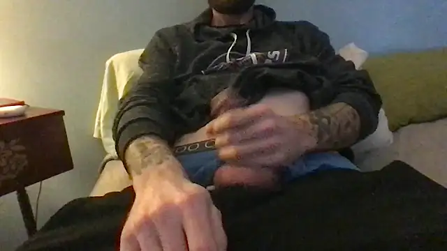 Snapshot of Cheese376 chatting on January 9, 2:07 pm Cheese376 online show from January 9, 2:07 pm