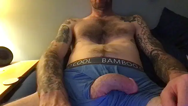 Snapshot of Cheese376 chatting on July 18, 5:33 am Cheese376 online show from July 18, 5:33 am