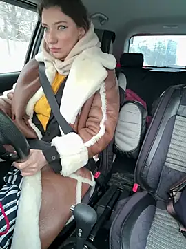 Snapshot of MooonReal chatting on January 29, 2:51 am MooonReal online show from January 29, 2:51 am