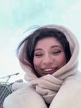 Snapshot of MooonReal chatting on January 31, 3:20 am MooonReal online show from January 31, 3:20 am