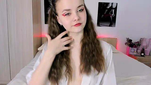 Snapshot of evelinal_ove chatting on March 9, 5:11 am evelinal ove online show from March 9, 5:11 am