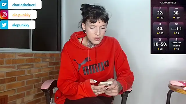 charlotbelucci  online show from October 31, 8:37 am