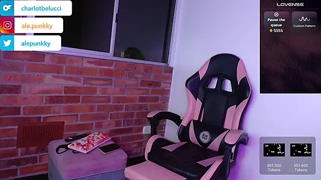 charlotbelucci  online show from November 11, 8:47 am