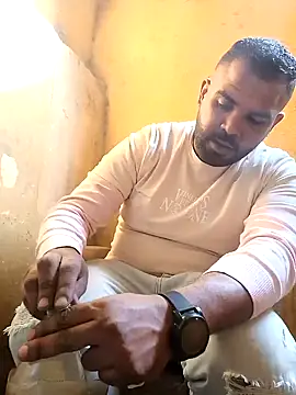 Snapshot of ListedLoin chatting on January 7, 1:14 pm ListedLoin online show from January 7, 1:14 pm