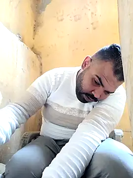 Snapshot of ListedLoin chatting on January 28, 8:04 am ListedLoin online show from January 28, 8:04 am