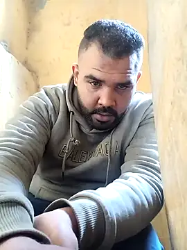 Snapshot of ListedLoin chatting on February 5, 12:17 pm ListedLoin online show from February 5, 12:17 pm