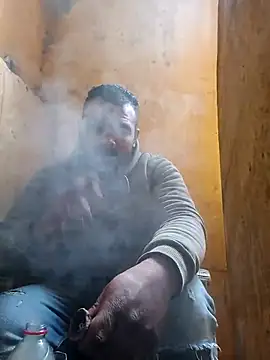 Snapshot of ListedLoin chatting on February 12, 8:59 am ListedLoin online show from February 12, 8:59 am