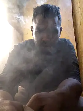 ListedLoin online show from February 10, 1:04 pm