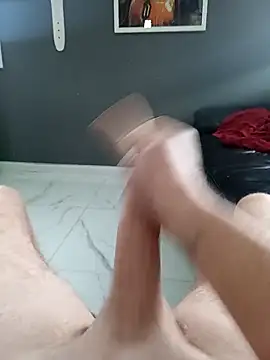 Snapshot of killminou chatting on January 18, 2:21 pm killminou online show from January 18, 2:21 pm