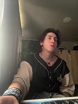 Snapshot of Yogurdebrownie69 chatting on February 14, 1:51 pm Yogurdebrownie69 online show from February 14, 1:51 pm