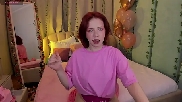 Love is Lola online show from February 27, 1:16 am