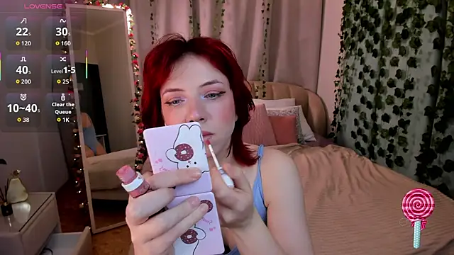 Love is Lola online show from October 26, 11:53 pm