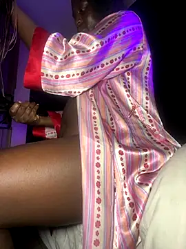 Snapshot of prettymelanin chatting on October 19, 10:21 pm prettymelanin online show from October 19, 10:21 pm