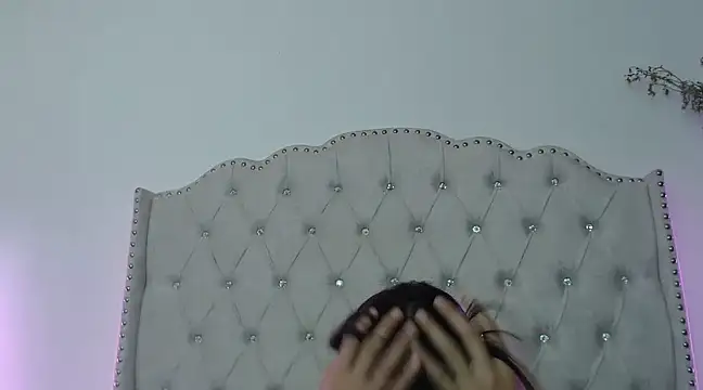 Abril Squirt online show from February 22, 11:35 am