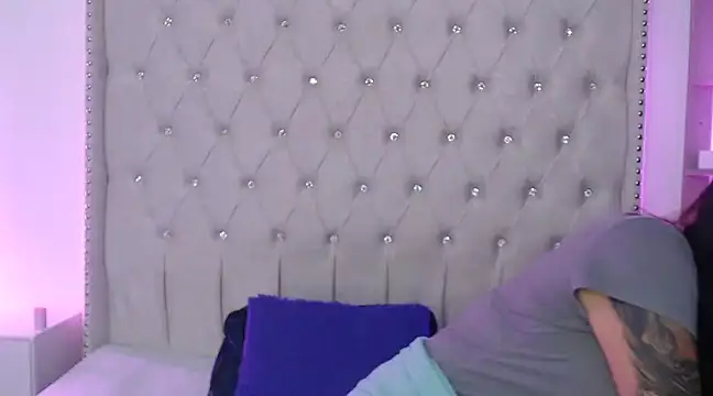 Abril Squirt online show from February 27, 6:07 am