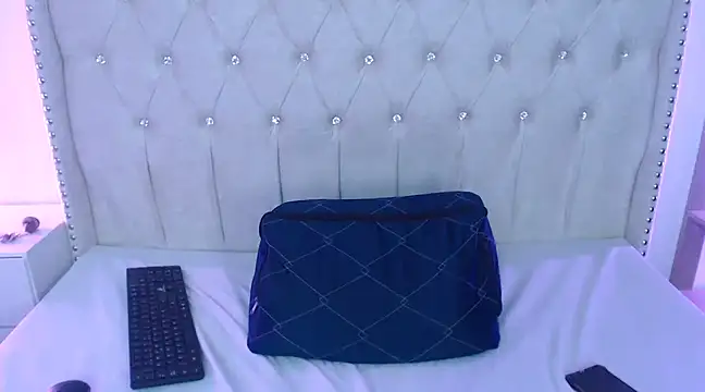 Abril Squirt online show from March 2, 11:50 am