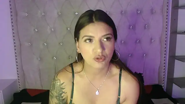 Abril Squirt online show from September 30, 8:30 am