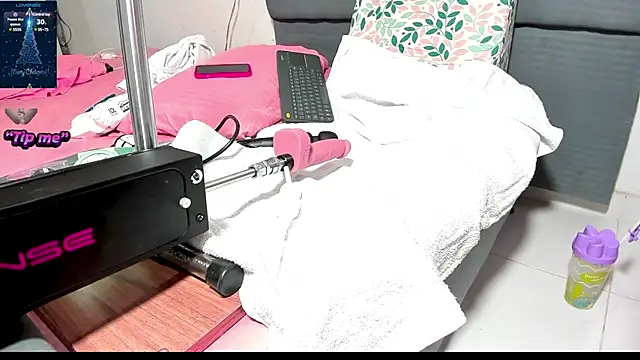 blondeb201 online show from December 31, 10:56 pm