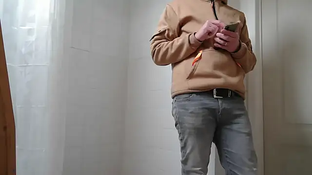 maxmueller321 online show from February 25, 11:08 am