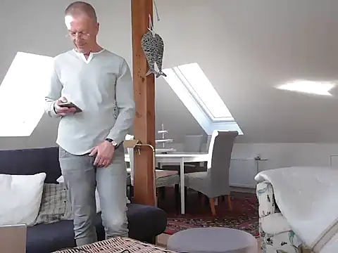 maxmueller321 online show from February 19, 12:56 pm