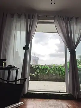 Eliza-E online show from April 15, 3:35 am