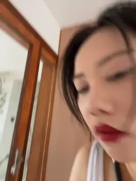 Eliza-E online show from May 31, 1:03 am
