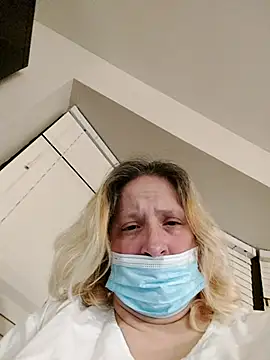 Snapshot of Icedcoffee2024 chatting on April 2, 5:49 am Icedcoffee2024 online show from April 2, 5:49 am