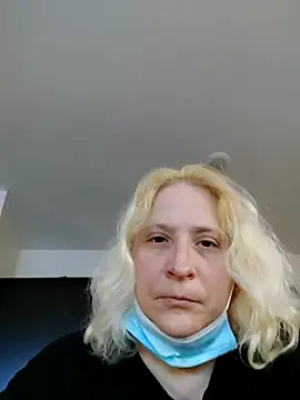 Snapshot of Icedcoffee2024 chatting on April 4, 10:35 am Icedcoffee2024 online show from April 4, 10:35 am