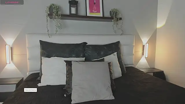 sofi bakerr online show from March 17, 11:35 am