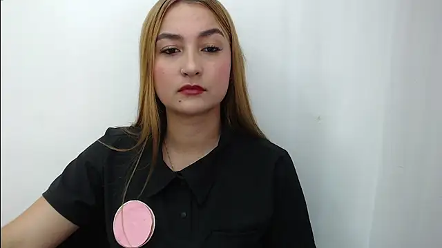 salome  lopez  online show from November 7, 2:39 pm