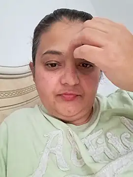 Snapshot of sarahhh1987 chatting on October 18, 6:37 am sarahhh1987 online show from October 18, 6:37 am