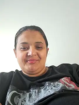 Snapshot of sarahhh1987 chatting on October 31, 8:26 am sarahhh1987 online show from October 31, 8:26 am