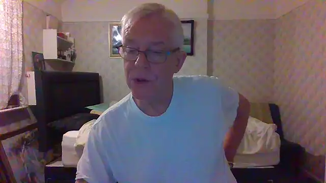 Snapshot of shaun63m chatting on November 16, 2:06 am shaun63m online show from November 16, 2:06 am