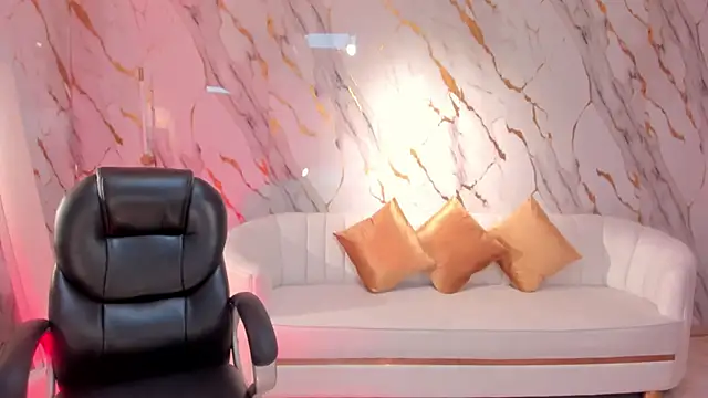 HannaConnor  online show from February 18, 10:25 pm