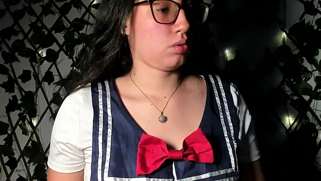 Snapshot of CoralineSanchez chatting on November 17, 7:41 pm CoralineSanchez online show from November 17, 7:41 pm