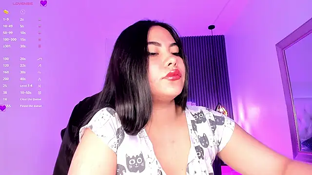 aliscollins  online show from September 13, 2:00 am