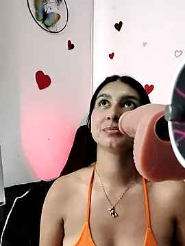 Alyson0001 online show from February 18, 8:27 pm