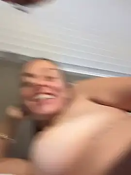 Snapshot of jungleangel chatting on March 2, 3:34 am jungleangel online show from March 2, 3:34 am