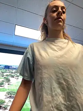 Snapshot of jungleangel chatting on March 5, 6:45 pm jungleangel online show from March 5, 6:45 pm