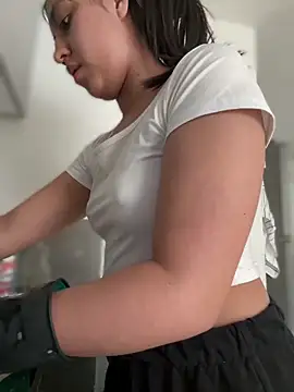 Salome golvert online show from April 21, 8:01 pm