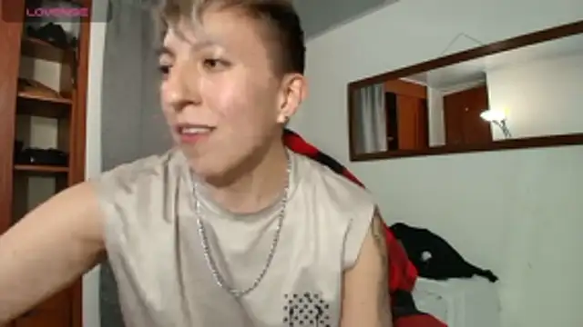 Snapshot of Sexyboy_666 chatting on June 10, 6:01 am Sexyboy 666 online show from June 10, 6:01 am