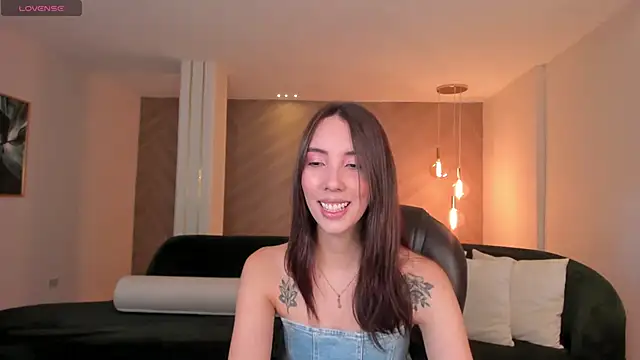 Snapshot of AnaisNin chatting on January 23, 11:58 am AnaisNin online show from January 23, 11:58 am